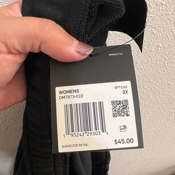 NWT Nike Sportswear Women's Plus Size 3X Essential Futura French Terry Shorts - Picture 6 of 6